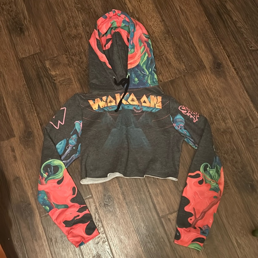 WAKAAN SCUMMY BEARS CROP LONG SLEEVE WITH HOOD